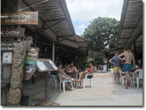 Bares y restaurantes en la playa de Railay Oeste